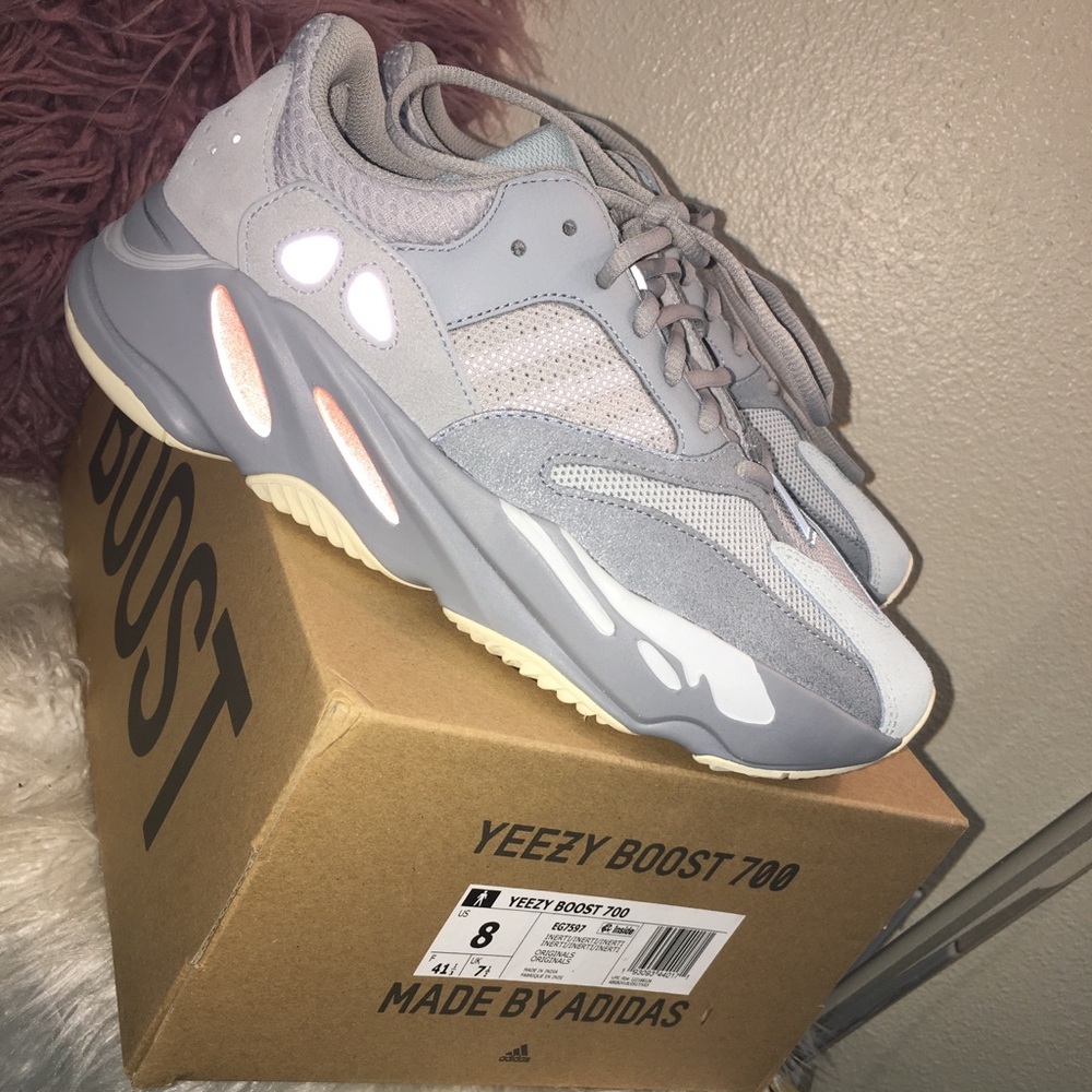 AUTHENTIC Yeezy Boost 700